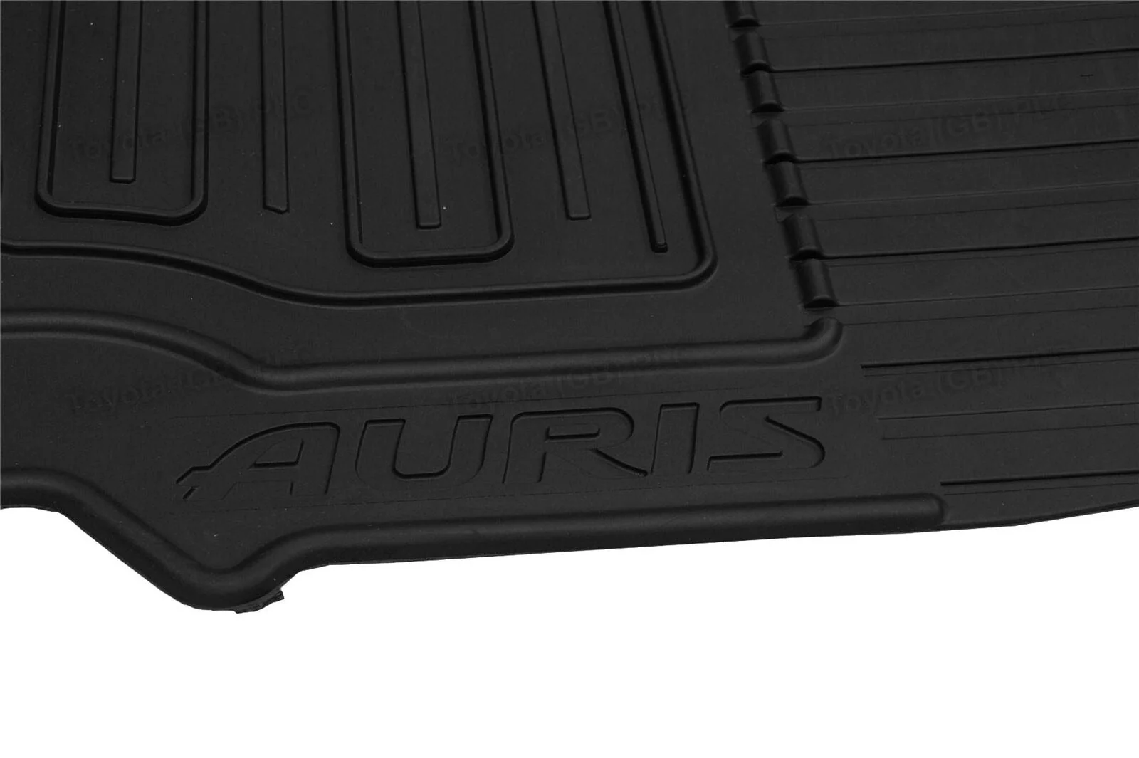 Toyota Black Rubber Floor Mats Full Set - Auris - Image 3