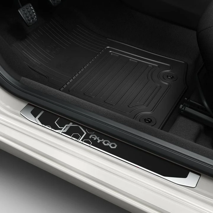 Toyota Front & Rear Rubber Car Mats Black - Aygo