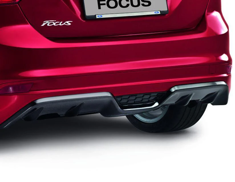 Ford Focus Rear Bumper Skirt with high gloss black diffuser insert 01/2011 08/2014