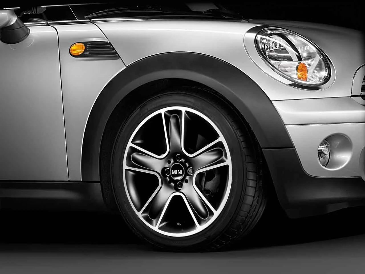 MINI Genuine 17" Inch Light Alloy Wheel Star Bullet R111 Black - Image 2