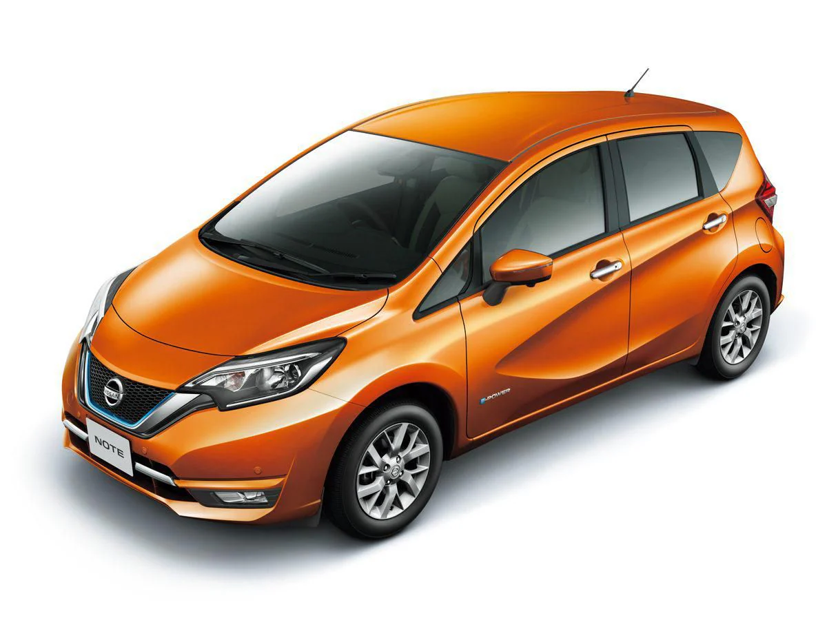 Nissan Entry Guards Brushed Aluminium - Note - Image 2