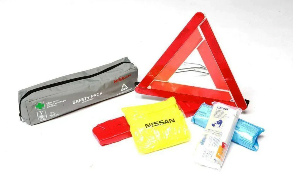 Nissan Qashqai J12 - Delivery Pack - Velour Mats / Trunk Liner / Safety Kit - Image 3