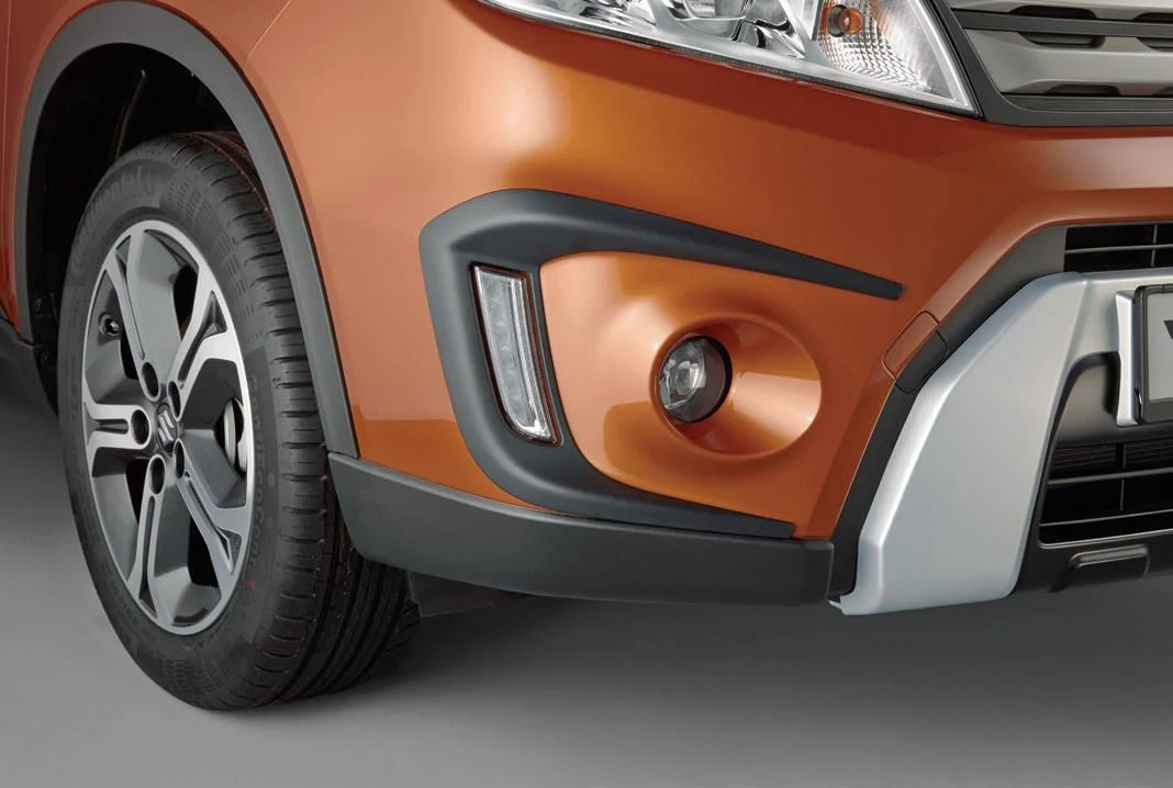 Suzuki Front bumper moulding set, black