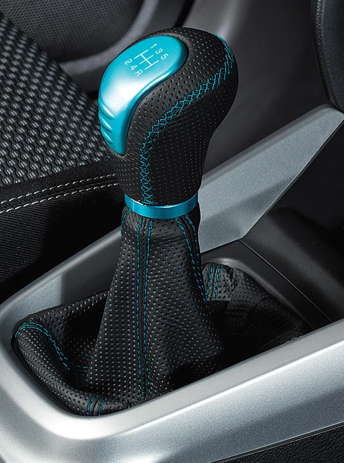 Suzuki Leather Gear Knob - Black with Turquoise